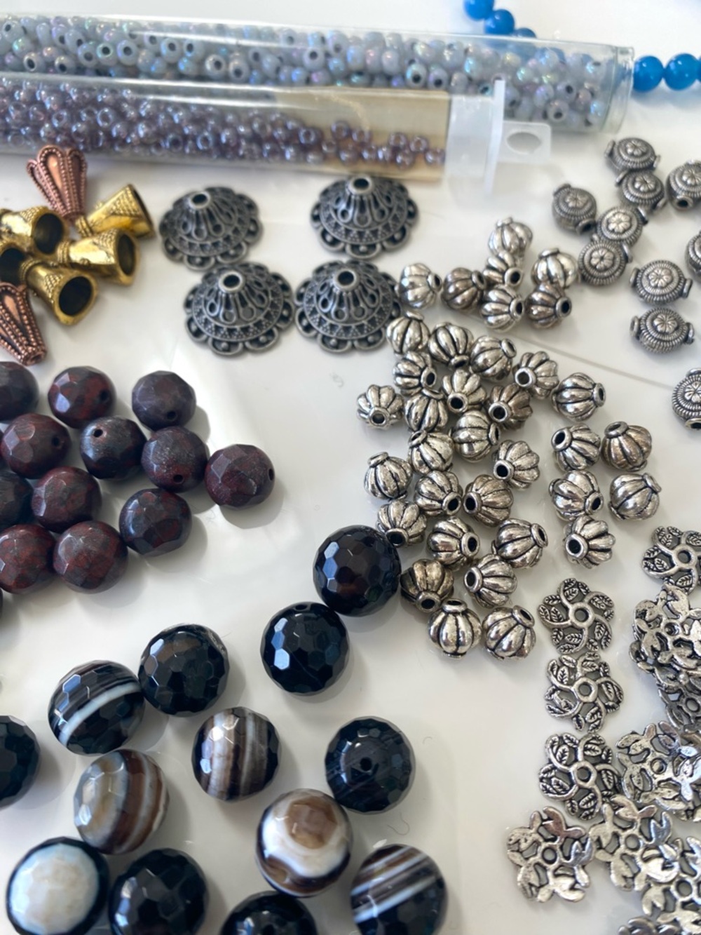 Gemstone, Crystal & Metal Bead Lot - Picture 7 of 9